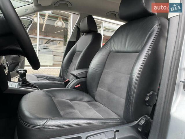 Серый Шкода Октавия Скаут, объемом двигателя 2 л и пробегом 175 тыс. км за 12999 $, фото 53 на Automoto.ua
