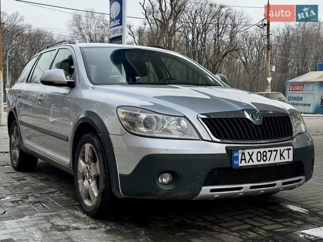 Серый Шкода Октавия Скаут, объемом двигателя 1.8 л и пробегом 270 тыс. км за 10500 $, фото 6 на Automoto.ua