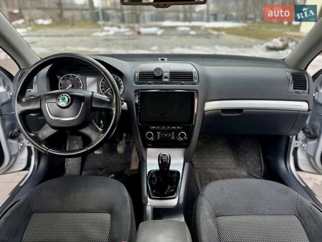 Серый Шкода Октавия Скаут, объемом двигателя 1.8 л и пробегом 270 тыс. км за 10500 $, фото 15 на Automoto.ua