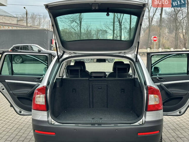 Серый Шкода Октавия Скаут, объемом двигателя 2 л и пробегом 175 тыс. км за 12999 $, фото 38 на Automoto.ua