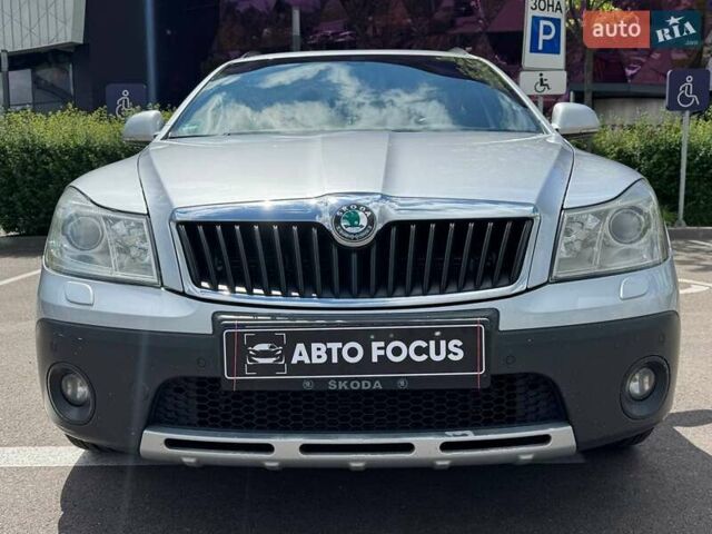 Сірий Шкода Octavia Scout, об'ємом двигуна 1.97 л та пробігом 253 тис. км за 11490 $, фото 1 на Automoto.ua