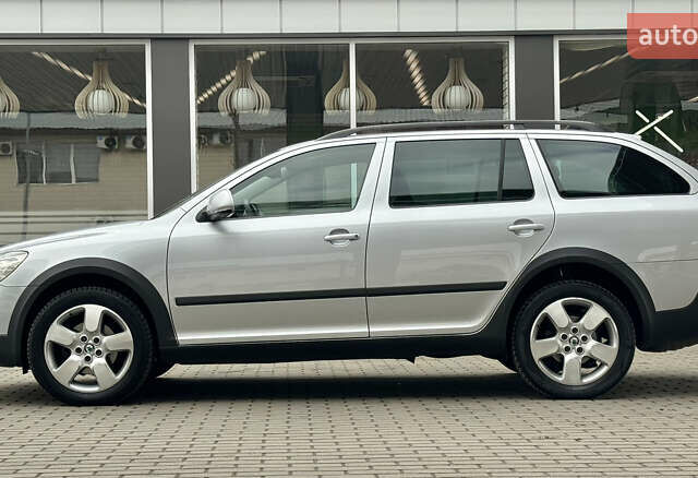 Серый Шкода Октавия Скаут, объемом двигателя 2 л и пробегом 175 тыс. км за 12999 $, фото 19 на Automoto.ua