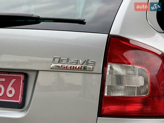 Серый Шкода Октавия Скаут, объемом двигателя 2 л и пробегом 175 тыс. км за 12999 $, фото 22 на Automoto.ua