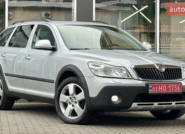 Серый Шкода Октавия Скаут, объемом двигателя 2 л и пробегом 175 тыс. км за 12999 $, фото 26 на Automoto.ua