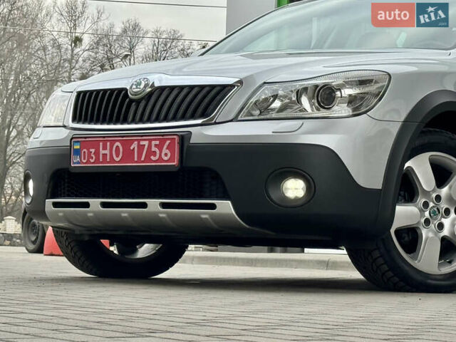 Серый Шкода Октавия Скаут, объемом двигателя 2 л и пробегом 175 тыс. км за 12999 $, фото 7 на Automoto.ua