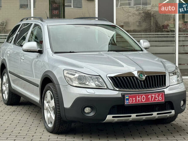 Серый Шкода Октавия Скаут, объемом двигателя 2 л и пробегом 175 тыс. км за 12999 $, фото 10 на Automoto.ua