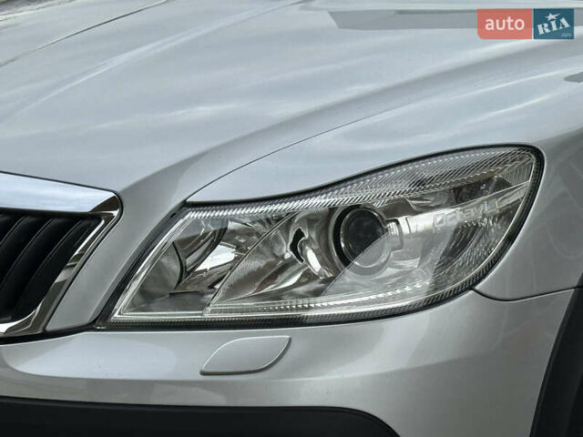 Серый Шкода Октавия Скаут, объемом двигателя 2 л и пробегом 175 тыс. км за 12999 $, фото 15 на Automoto.ua