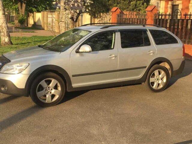 Сірий Шкода Octavia Scout, об'ємом двигуна 2 л та пробігом 245 тис. км за 13400 $, фото 1 на Automoto.ua