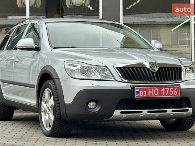 Серый Шкода Октавия Скаут, объемом двигателя 2 л и пробегом 175 тыс. км за 12999 $, фото 9 на Automoto.ua