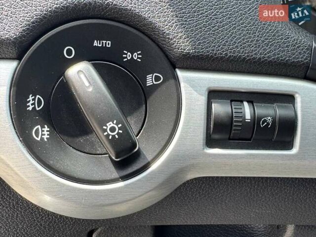 Сірий Шкода Octavia Scout, об'ємом двигуна 1.97 л та пробігом 253 тис. км за 11490 $, фото 16 на Automoto.ua