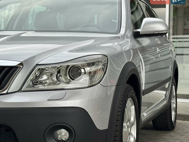 Серый Шкода Октавия Скаут, объемом двигателя 2 л и пробегом 175 тыс. км за 12999 $, фото 14 на Automoto.ua