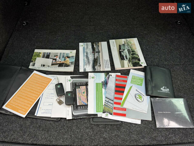 Серый Шкода Октавия Скаут, объемом двигателя 2 л и пробегом 175 тыс. км за 12999 $, фото 62 на Automoto.ua