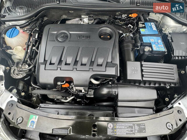 Серый Шкода Октавия Скаут, объемом двигателя 2 л и пробегом 175 тыс. км за 12999 $, фото 59 на Automoto.ua