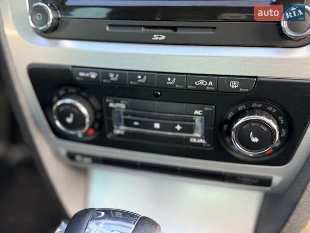 Серый Шкода Октавия Скаут, объемом двигателя 2 л и пробегом 191 тыс. км за 13600 $, фото 34 на Automoto.ua