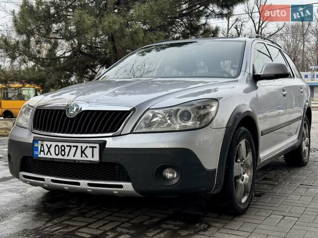 Серый Шкода Октавия Скаут, объемом двигателя 1.8 л и пробегом 270 тыс. км за 10500 $, фото 3 на Automoto.ua