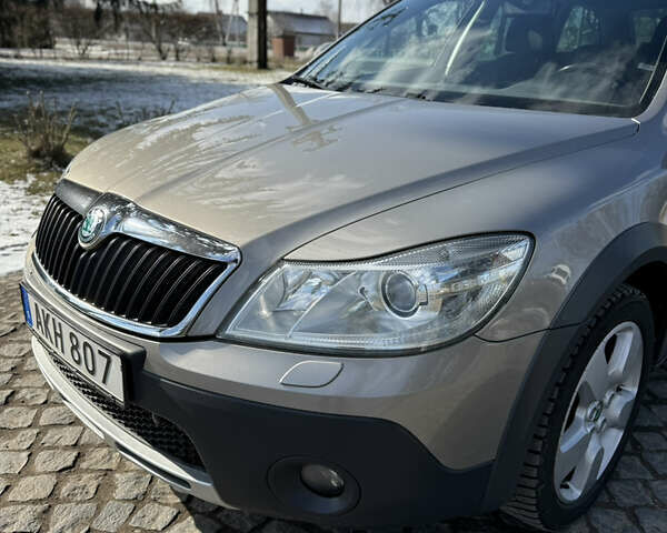 Сірий Шкода Octavia Scout, об'ємом двигуна 2 л та пробігом 246 тис. км за 10950 $, фото 12 на Automoto.ua