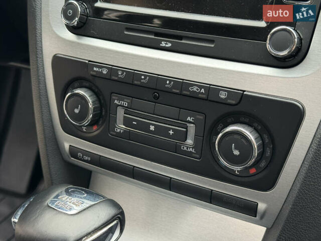 Серый Шкода Октавия Скаут, объемом двигателя 2 л и пробегом 175 тыс. км за 12999 $, фото 50 на Automoto.ua