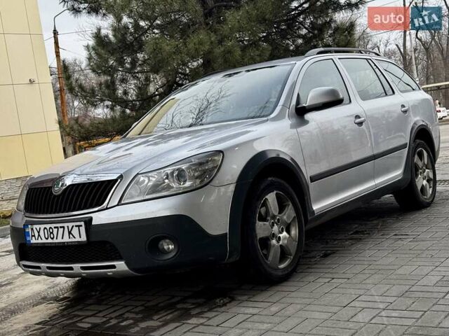 Серый Шкода Октавия Скаут, объемом двигателя 1.8 л и пробегом 270 тыс. км за 10500 $, фото 1 на Automoto.ua
