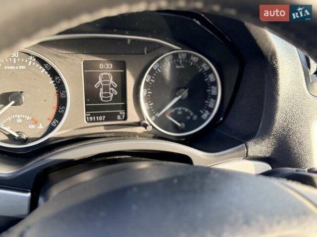 Серый Шкода Октавия Скаут, объемом двигателя 2 л и пробегом 191 тыс. км за 13600 $, фото 52 на Automoto.ua