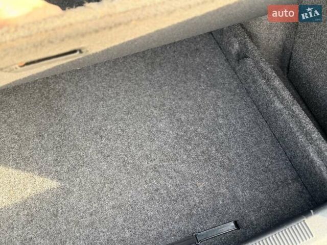 Серый Шкода Октавия Скаут, объемом двигателя 2 л и пробегом 191 тыс. км за 13600 $, фото 54 на Automoto.ua