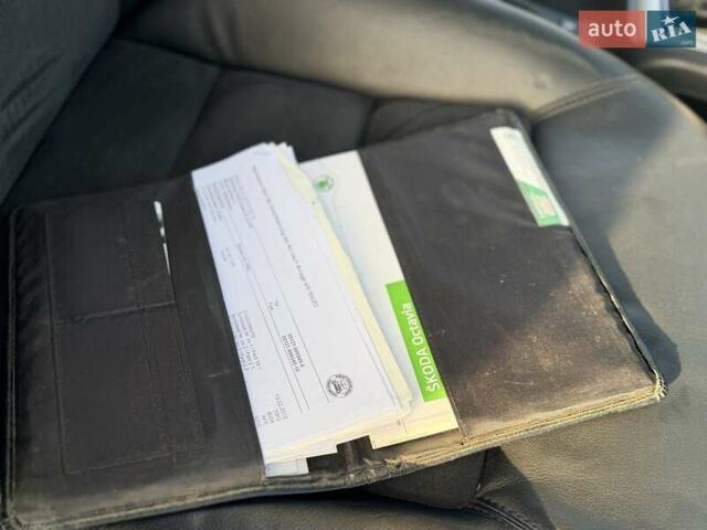 Серый Шкода Октавия Скаут, объемом двигателя 2 л и пробегом 191 тыс. км за 13600 $, фото 57 на Automoto.ua