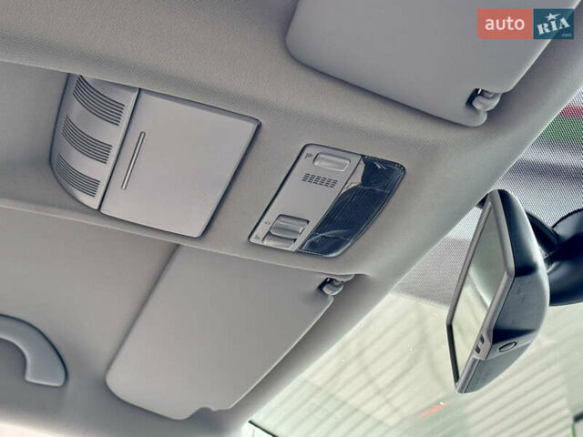 Серый Шкода Октавия Скаут, объемом двигателя 2 л и пробегом 175 тыс. км за 12999 $, фото 52 на Automoto.ua