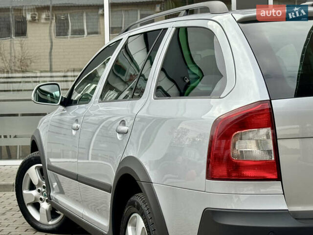 Серый Шкода Октавия Скаут, объемом двигателя 2 л и пробегом 175 тыс. км за 12999 $, фото 24 на Automoto.ua