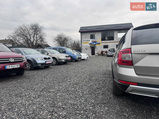 Серый Шкода Октавия Скаут, объемом двигателя 2 л и пробегом 220 тыс. км за 15700 $, фото 19 на Automoto.ua