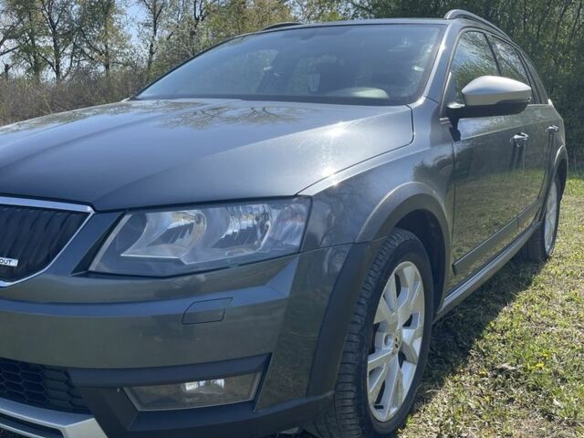 Сірий Шкода Octavia Scout, об'ємом двигуна 2 л та пробігом 320 тис. км за 12500 $, фото 1 на Automoto.ua