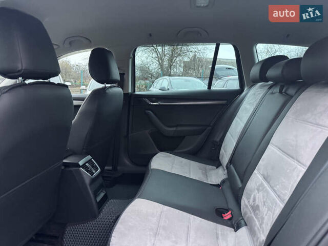 Серый Шкода Октавия Скаут, объемом двигателя 2 л и пробегом 220 тыс. км за 15700 $, фото 27 на Automoto.ua