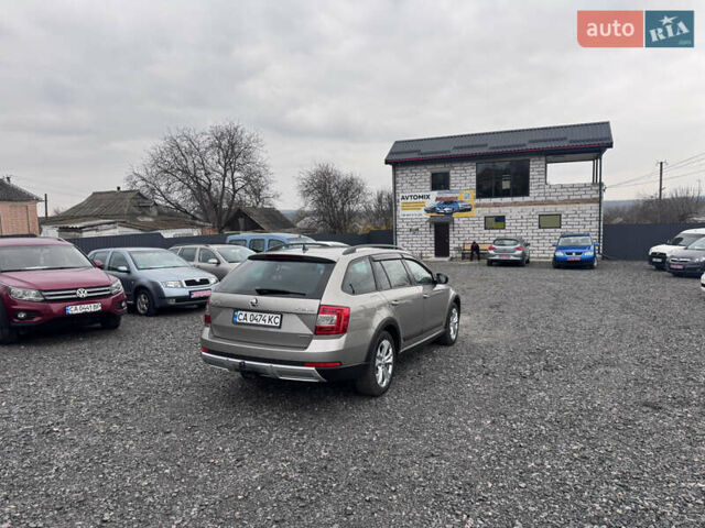 Серый Шкода Октавия Скаут, объемом двигателя 2 л и пробегом 220 тыс. км за 15700 $, фото 16 на Automoto.ua