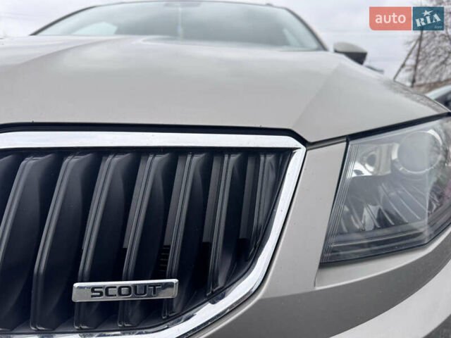 Серый Шкода Октавия Скаут, объемом двигателя 2 л и пробегом 220 тыс. км за 15700 $, фото 35 на Automoto.ua