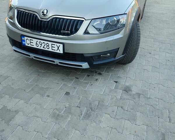 Шкода Октавия Скаут 2014 в Черновцах на Automoto.ua Серый Шкода Октавия Скаут, объемом двигателя 1.97 л и пробегом 192 тыс. км за 15950 $, фото 1 на Automoto.ua