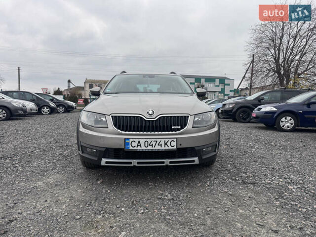 Серый Шкода Октавия Скаут, объемом двигателя 2 л и пробегом 220 тыс. км за 15700 $, фото 7 на Automoto.ua