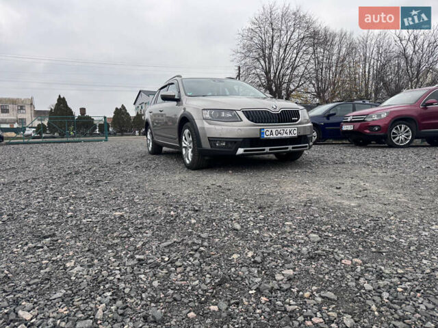 Серый Шкода Октавия Скаут, объемом двигателя 2 л и пробегом 220 тыс. км за 15700 $, фото 14 на Automoto.ua
