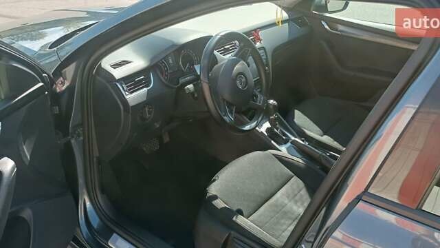 Сірий Шкода Octavia Scout, об'ємом двигуна 1.97 л та пробігом 229 тис. км за 15400 $, фото 10 на Automoto.ua