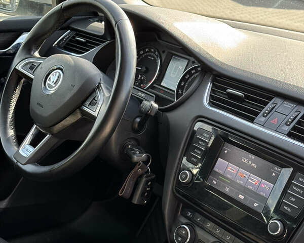 Сірий Шкода Octavia Scout, об'ємом двигуна 2 л та пробігом 290 тис. км за 15999 $, фото 25 на Automoto.ua