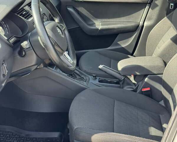 Сірий Шкода Octavia Scout, об'ємом двигуна 2 л та пробігом 290 тис. км за 15999 $, фото 11 на Automoto.ua