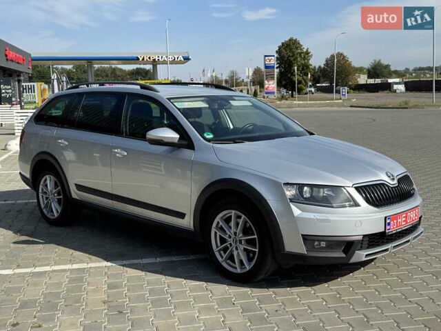 Сірий Шкода Octavia Scout, об'ємом двигуна 2 л та пробігом 290 тис. км за 15999 $, фото 5 на Automoto.ua