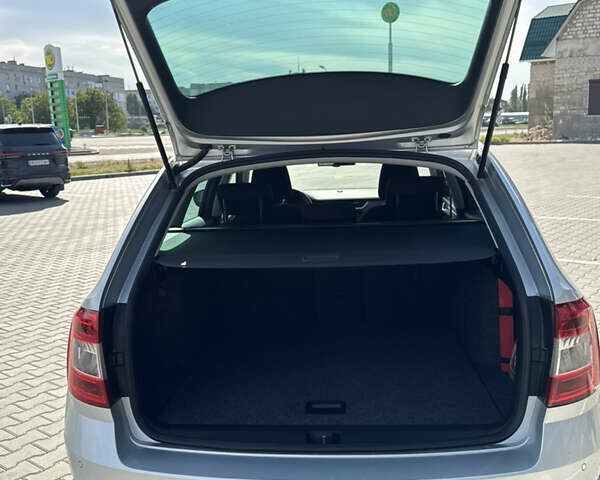 Сірий Шкода Octavia Scout, об'ємом двигуна 2 л та пробігом 290 тис. км за 15999 $, фото 19 на Automoto.ua