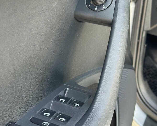 Сірий Шкода Octavia Scout, об'ємом двигуна 2 л та пробігом 290 тис. км за 15999 $, фото 10 на Automoto.ua