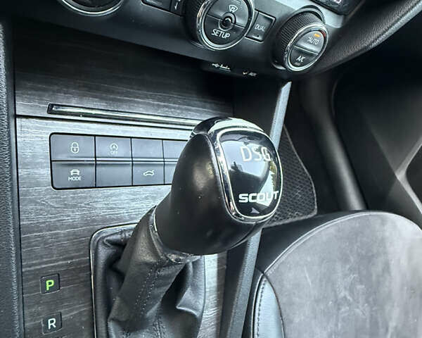 Сірий Шкода Octavia Scout, об'ємом двигуна 2 л та пробігом 216 тис. км за 15499 $, фото 33 на Automoto.ua