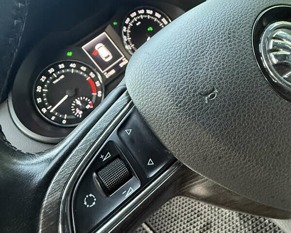 Сірий Шкода Octavia Scout, об'ємом двигуна 2 л та пробігом 216 тис. км за 15499 $, фото 36 на Automoto.ua