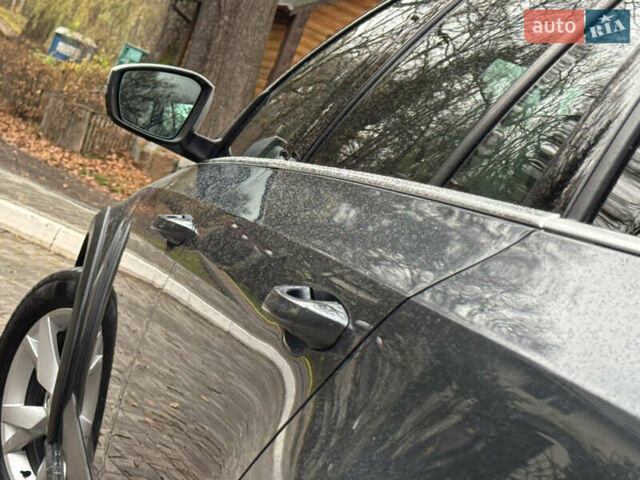 Серый Шкода Октавия Скаут, объемом двигателя 2 л и пробегом 251 тыс. км за 15950 $, фото 63 на Automoto.ua