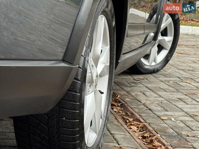 Серый Шкода Октавия Скаут, объемом двигателя 2 л и пробегом 251 тыс. км за 15950 $, фото 44 на Automoto.ua