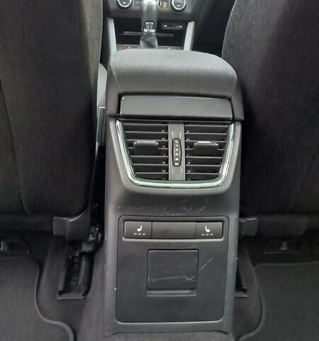 Сірий Шкода Octavia Scout, об'ємом двигуна 2 л та пробігом 220 тис. км за 18900 $, фото 20 на Automoto.ua