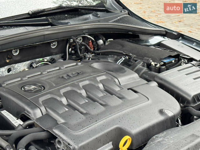 Серый Шкода Октавия Скаут, объемом двигателя 2 л и пробегом 251 тыс. км за 15950 $, фото 125 на Automoto.ua