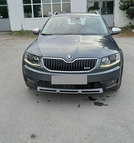 Сірий Шкода Octavia Scout, об'ємом двигуна 2 л та пробігом 220 тис. км за 18900 $, фото 2 на Automoto.ua