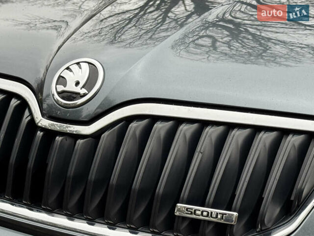 Серый Шкода Октавия Скаут, объемом двигателя 2 л и пробегом 251 тыс. км за 15950 $, фото 8 на Automoto.ua