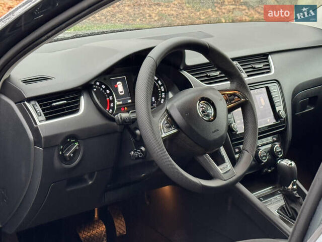 Серый Шкода Октавия Скаут, объемом двигателя 2 л и пробегом 251 тыс. км за 15950 $, фото 75 на Automoto.ua